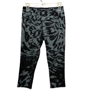 Nike dri fit capri workout pants
